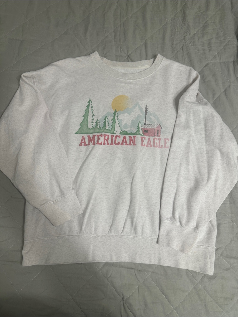 Women’s American Eagle White Graphic Crewneck Sweatshirt large